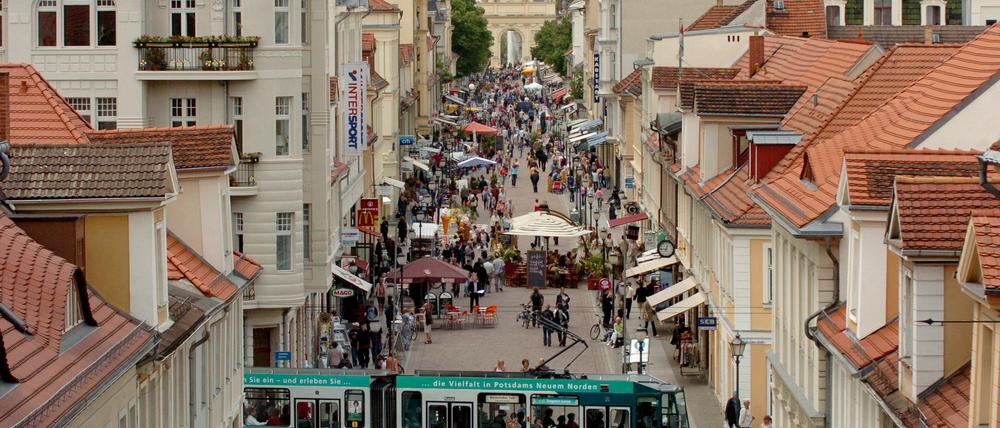 Viele Potsdamer fragen sich zur Zeit: Warum stinkt es in Potsdams Mitte, wie hier in der Brandenburger Straße?