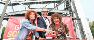 Sendestart. Radiochef Oliver Dunk und das Golmer Schlagerduo „Cora“.