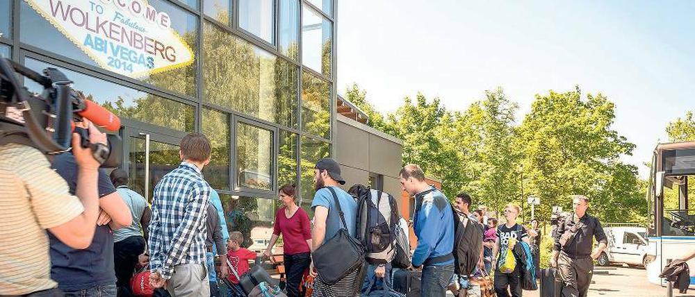 Am 11. Juni sind die ersten 27 Flüchtlinge in der Sporthalle des Wolkenberg-Gymnasiums in Michendorf angekommen.