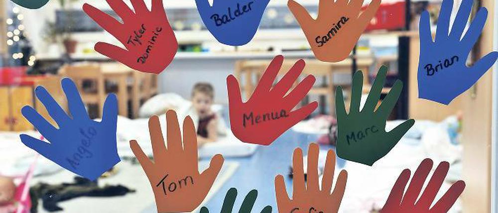 Hand drauf. In Werder soll es bald mehr Platz geben für Kinder – wann genau, ist noch unklar.