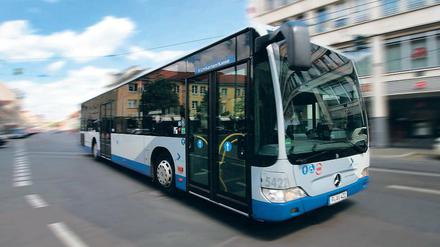 Veraltete Farben. Die Busse der BVSG dürfen nur noch übergangsweise das Farbschema von Havelbus benutzen. Wie die Busse im Kreis künftig aussehen, ist noch unklar.