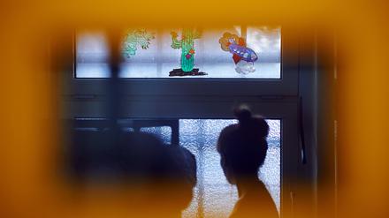 Die einzige Jugendarrestanstalt in Brandenburg schließt, die jugendlichen Kriminellen müssen ihren Arrest in Berlin antreten.