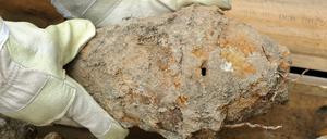 In Teltow wurde kürzlich eine Panzerfaust entdeckt. Diese Panzerfaust (s.Foto) aus dem Zweiten Weltkrieg wurde im Schimmerwald gefunden.