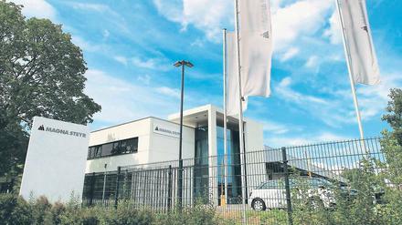 Retter nimmt Abschied. Vor gut vier Jahren übernahm Magna Steyr die Fabrik an der Friedrich-Engels-Straße von dem beinahe insolventen Tanksystemespezialisten Erhard & Söhne. Nun sucht Magna Steyr selbst einen Nachfolger für den Standort.