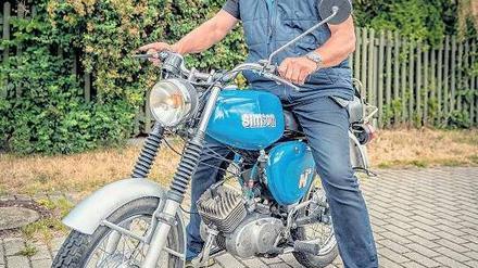 Steffen Belikat, hier mit seiner Simson S 50, organisiert das 1. Töplitzer Simson-Treffen.