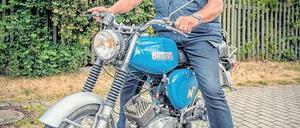 Steffen Belikat, hier mit seiner Simson S 50, organisiert das 1. Töplitzer Simson-Treffen.