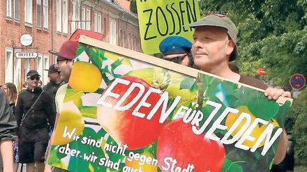 Knapper Wohnraum. Mancher Demonstrant träumt vom Wohnparadies.