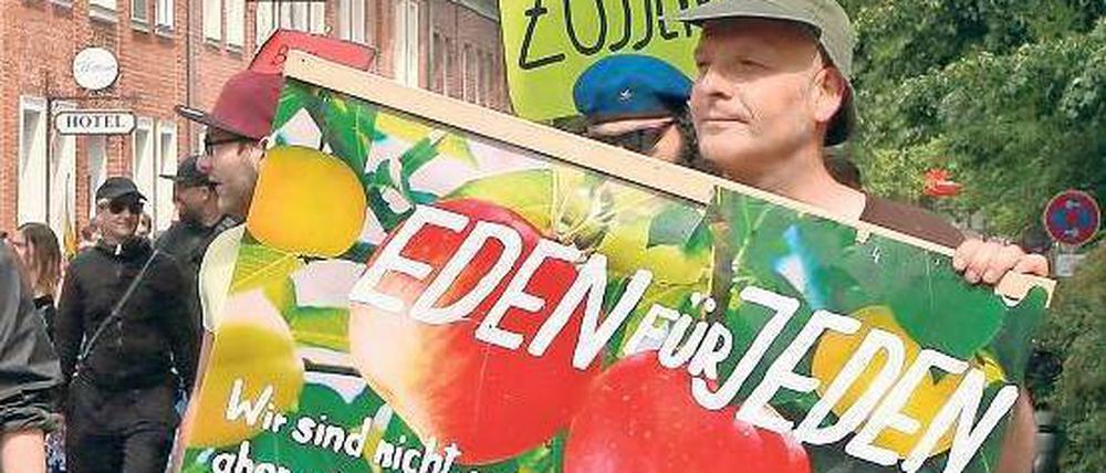 Knapper Wohnraum. Mancher Demonstrant träumt vom Wohnparadies.
