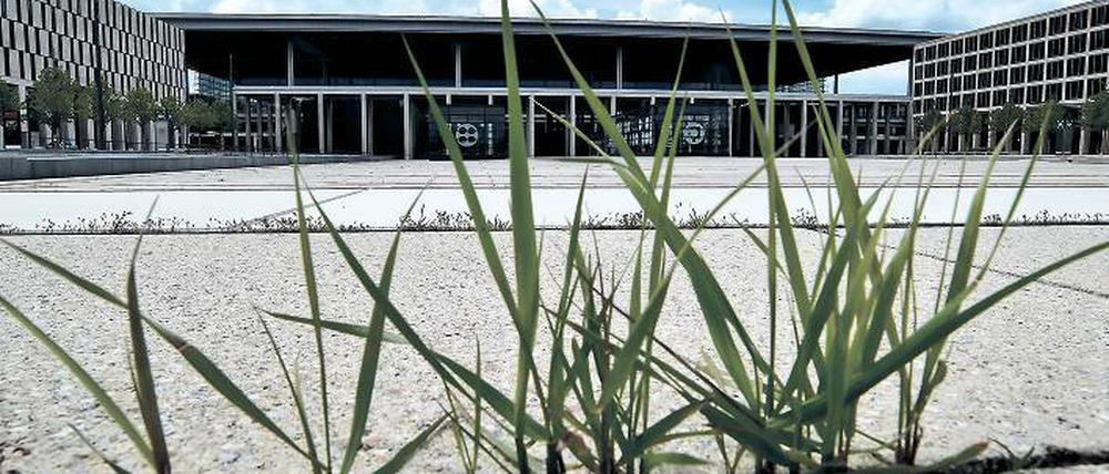 Immerhin ein Start. Am künftigen Hauptstadtflughafen BER gibt es zwar keinen Flugbetrieb, aber wenigstens werden ein paar der Räume nun für ein Medizinisches Versorgungszentrum genutzt - und das wird vom Potsdamer Klinikum betrieben.