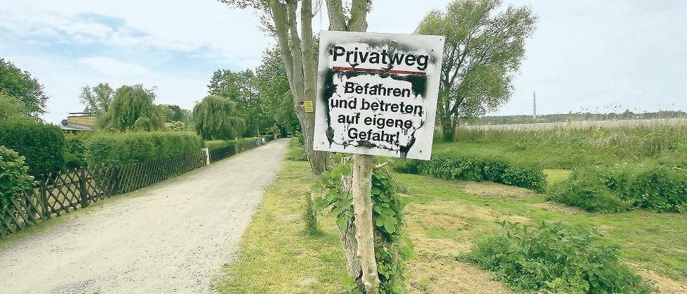 Privatsache. Dieser Weg am Großen Zernsee ist nicht öffentlich. Er durchquert auch die kleine Wiese von Sepp und Irene Franz, die darüber gar nicht begeistert sind.