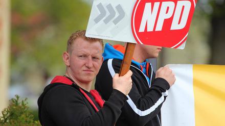 Dave Trick (NPD-Chef Neuruppin und Stadtverordneter) soll einen Wahlhelfer der Linken verprügelt haben.