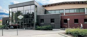 Die Turnhalle des Wolkenberg-Gymnasiums musste für die Flüchtlinge geräumt werden. Das Provisorium wird voraussichtlich bis zum Jahresende benötigt.