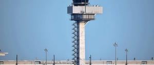 Kosten, die abheben. Milliardensummen fließen in den Pannenflughafen in Schönefeld.