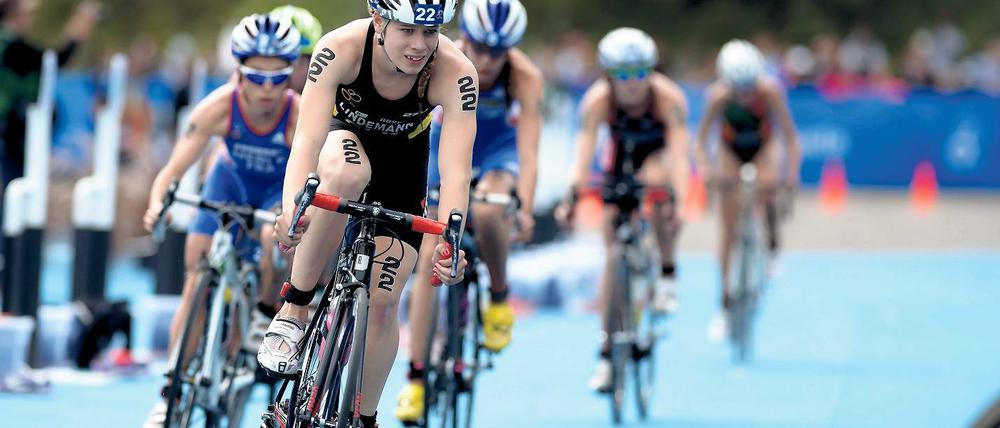 Strampelt am Sonntag durch London. Laura Lindemann, Junioren-Welt- und -Europameisterin des Vorjahres, geht in der britischen Metropole als eine der jüngsten Teilnehmerinnen an den Start und verfolgt ein ambitioniertes Ziel: eine Top-Ten-Platzierung.