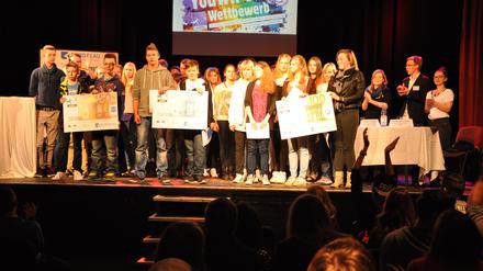 Diese Brandenburger Schüler haben ihre Podcasts beim YouWiPod-Wettbewerb eingereicht. Tim Flügge und Lucas Malchow (Mitte) erreichten den ersten Platz.