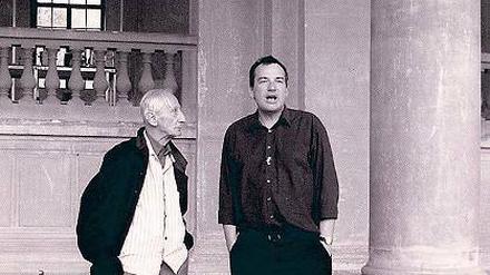 Konzentration auf’s Wesentliche. Günter Rüger im Jahr 2005 bei der Probe zu „Was ihr wollt“ mit dem Regisseur und damaligen HOT-Intendanten Uwe Eric Laufenberg.