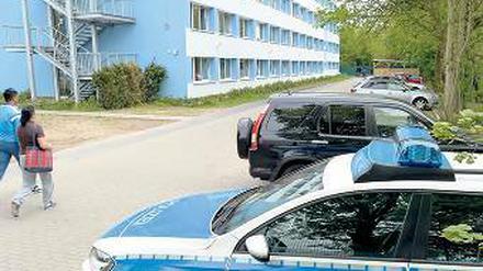 Die Ermittlungen zum Tötungsdelikt in Teltow dauern an.