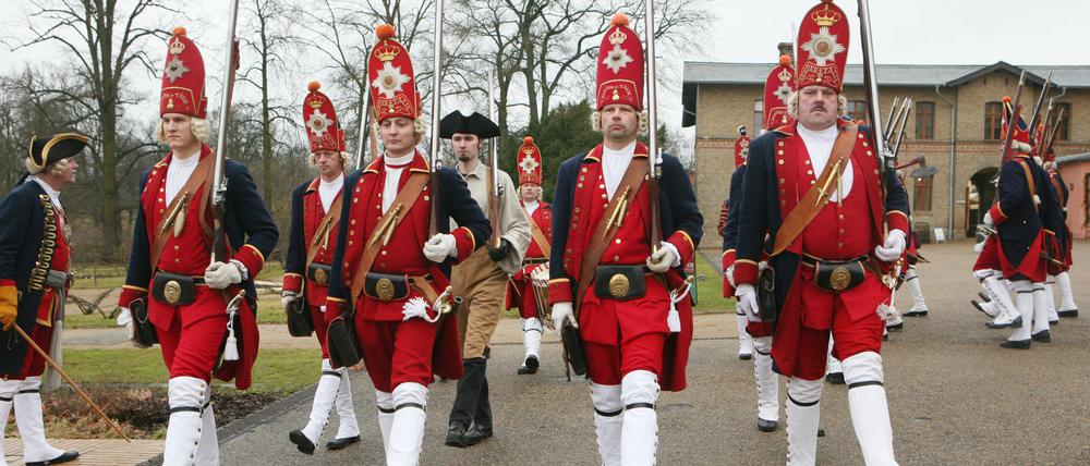 Das Gardemaß von 1,88 Meter Körperhöhe ist heute wie vor Jahrhunderten Bedingung für einen "Langen Kerl".
