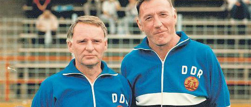 Trainer-Team der DDR. Bernd Schröder (r.) und Assistent Dietmar Männel.