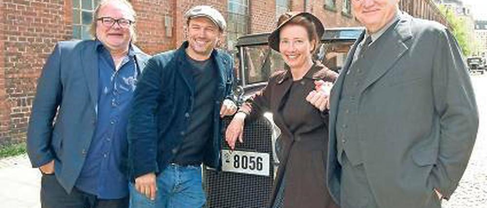 Am Set. Produzent Arndt mit Regisseur Perez und den Hauptdarstellern E. Thompson und B. Gleeson (v.l.n.r.).