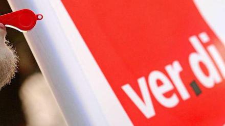 Verdi-Mitglieder streiken. Von einer Lohnerhöhung profitieren aber auch Nicht-Mitglieder.
