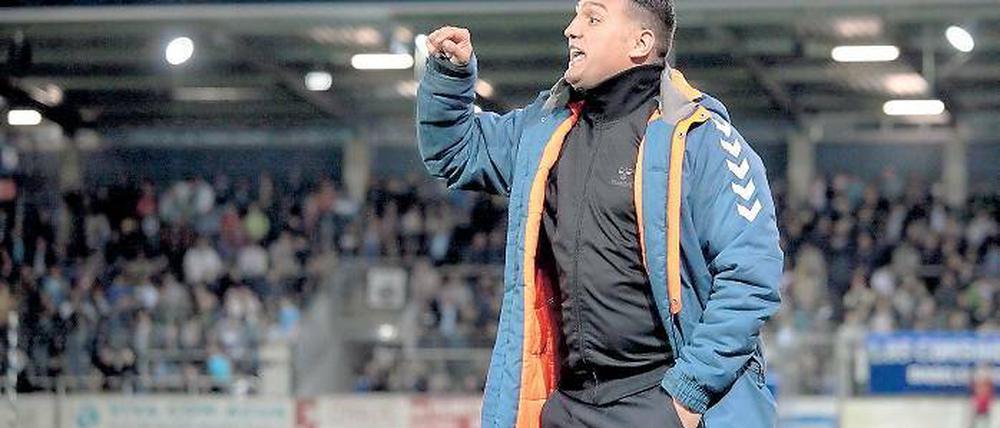 Cem Efe muss umstellen. Der Trainer des SV Babelsberg muss am heutigen Abend im Spiel gegen Halberstadt Serverin Mihm und Leon Hellwig ersetzen.