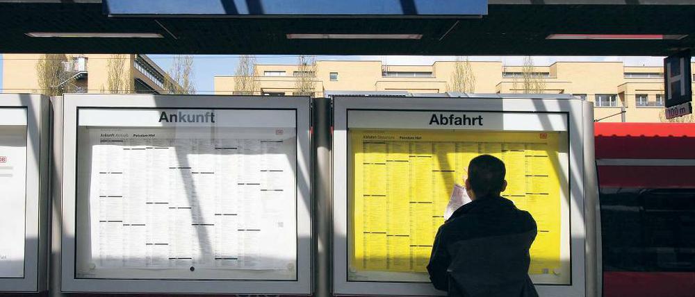 Wo geht noch was? Der Lokführerstreik hat den Berufsverkehr auch in Potsdam erheblich beeinträchtigt. Lahmgelegt hat er ihn aber nicht. Unternehmen und Mitarbeiter reagierten teilweise mit Fahrgemeinschaften, Angeboten zur Heimarbeit oder zur Gleitzeit.