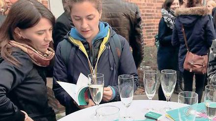 Was guckst du? Auf dem diesjährigen „Sehsüchte“-Festival werden insgesamt 100 Beiträge von Filmemachern aus 28 Ländern gezeigt. Gleich nach der gestrigen Eröffnung stellten sich einige Gäste ihr persönliches Programm zusammen.