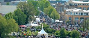 Marsch auf die Insel. Bürgermeisterin Saß weiß, dass den Bewohnern einiges zugemutet wird. Die Sicherheitsmaßnahmen seien aber in den vergangenen Jahren verstärkt worden.