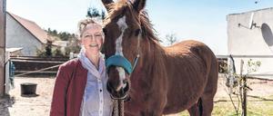Großer Ausritt. Reitlehrerin Marion Jende, hier mit ihrer Stute „Lady“, plant für das Ende der Spargelsaison einen großen Ausritt mit rund 150 Reitern.