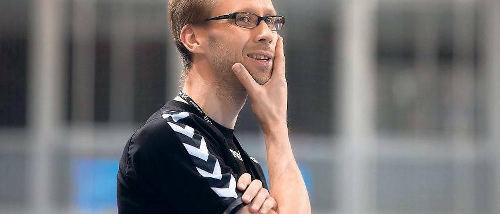 Er wird weiter denken. Jens Deffke, Trainer des VfL Potsdam, wird auch im kommenden Jahr Taktiken für den Handball-Drittligisten austüfteln.