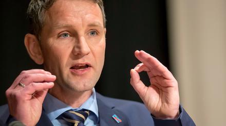 "er Thüringer AfD-Landessprecher und Fraktionschef Björn Höcke will Conchita Wurst und Alice Schwarzer ertragen - mit Alkohol.