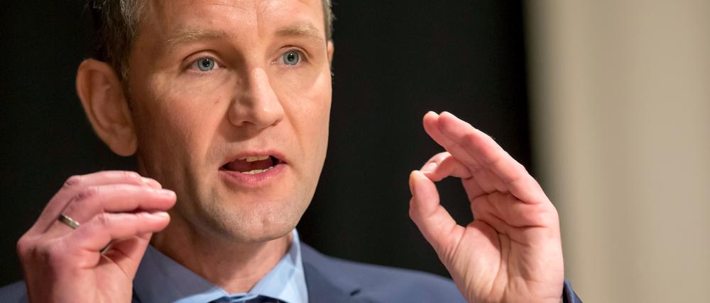 "er Thüringer AfD-Landessprecher und Fraktionschef Björn Höcke will Conchita Wurst und Alice Schwarzer ertragen - mit Alkohol.