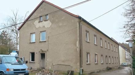 Das Asylbewerberheim nach der Tat. In einem der Zimmer wurde eine Matratze angesteckt, in einem anderen ein Vorhang. Die Feuerwehr verhinderte damals, dass es zu größeren Sachschäden kam.