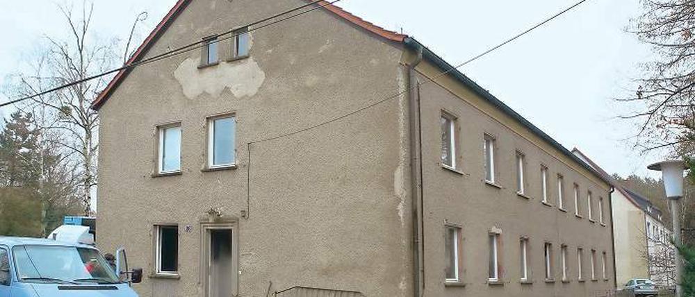Das Asylbewerberheim nach der Tat. In einem der Zimmer wurde eine Matratze angesteckt, in einem anderen ein Vorhang. Die Feuerwehr verhinderte damals, dass es zu größeren Sachschäden kam.