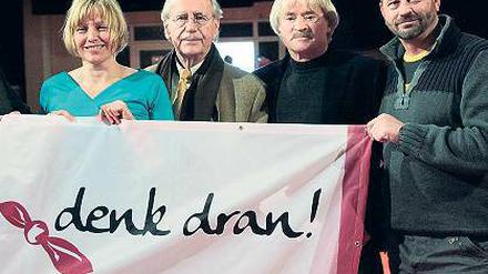 Prominenz. Das ZDF-SOKO-Team warb am Samstag für den Verein, den Christine Döring (l.) mitbegründet hat.