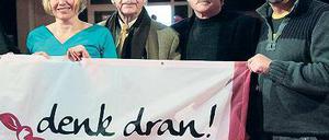 Prominenz. Das ZDF-SOKO-Team warb am Samstag für den Verein, den Christine Döring (l.) mitbegründet hat.