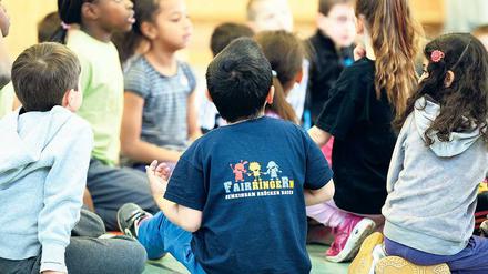 Herausforderung. Sportstunde an der Weidenhof-Grundschule.