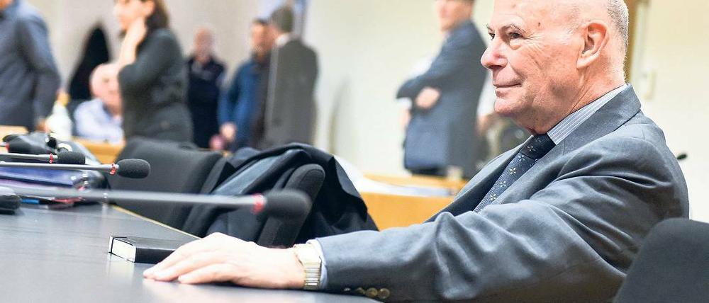 Geldverschwendung und leichtsinnige Investitionen. Ärzte diagnostizierten bei Fürniß eine manische Depression.