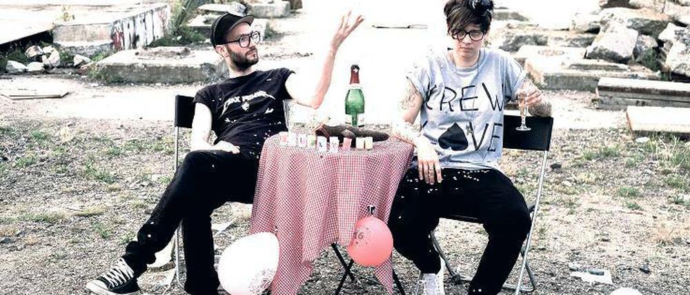 Willkommen in der Partystadt. Klaus Scheuermann und Steffi Jakobs lernten sich in München kennen, inzwischen sind beide nach Berlin gezogen.