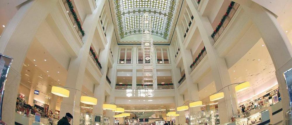 Wie hoch der Schaden für die Innenstadthändler - wie hier bei Karstadt - durch die Gerichtsentscheidung ist, kann noch nicht beziffert werden.