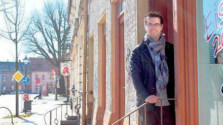 Kaninchen statt Eis. Stefan Fuhrmann vor seinem neuen Haus.