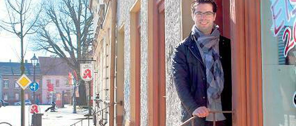 Kaninchen statt Eis. Stefan Fuhrmann vor seinem neuen Haus.