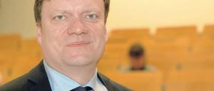 Auf den Teller geschaut. Von modischen Ernährungstrends wie glutenfreiem oder veganem Essen hält der Ernährungsexperte Tilman Grune nicht viel. Solche speziellen Ernährungsweisen seien nicht für jeden gesund. Grune empfiehlt vielmehr gesundes Essen, wenig Fleisch, viel Vitamine, Sport, Bewegung.