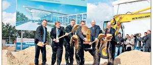 Schönen Gruß aus der Buddelkiste. Das Foto vom Spatenstich, von links nach rechts: Rainer Schwarz, Hartmut Mehdorn, Klaus Wowereit, Matthias Platzeck, Wolfgang Tiefensee, Thomas Weyer.