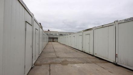 Die Container bleiben länger als geplant - und sie sind unzumutbar.