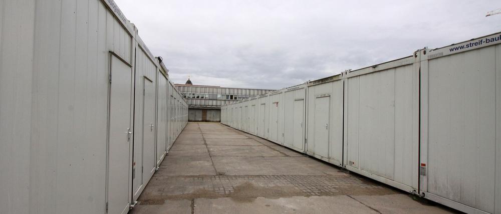 Die Container bleiben länger als geplant - und sie sind unzumutbar.