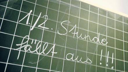 Nach dem häufigen Unterrichtsausfall der vergangenen Jahre zeichnet sich nun in der Landeshauptstadt ein positiver Trend ab.