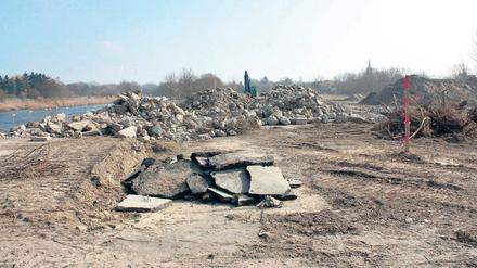 Altlasten im Hafenbecken. Ein Kostentreiber des Hafenprojektes ist der verseuchte Boden.