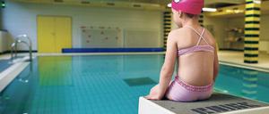 Mehr Nass. Am häufigsten wünschen sich die Teltower eine Schwimmhalle für die Stadt. Geld dafür steht im Haushalt jedoch nicht bereit, die Investitionsmittel fließen statdessen in den Bau des neuen Hafens.